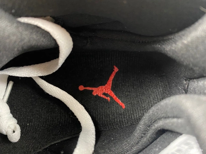 Retro Jordan  CDP Bunny Bugs 8  305381-103 0423